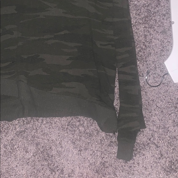 Theo and Spence Camo Sweater - Picture 4 of 4